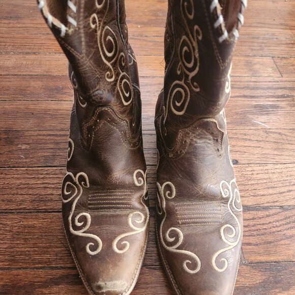 Ariat kids boots - Picture 2 of 5